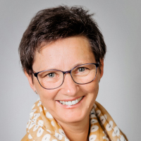 Frau Iris Sommer