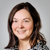Frau Sabine Doulas