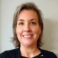 Frau Sandra Trecker